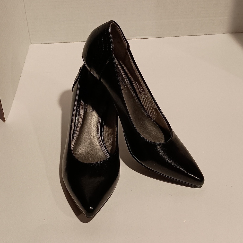 Life Strides Soft Systems Black Faux Leather Heels
